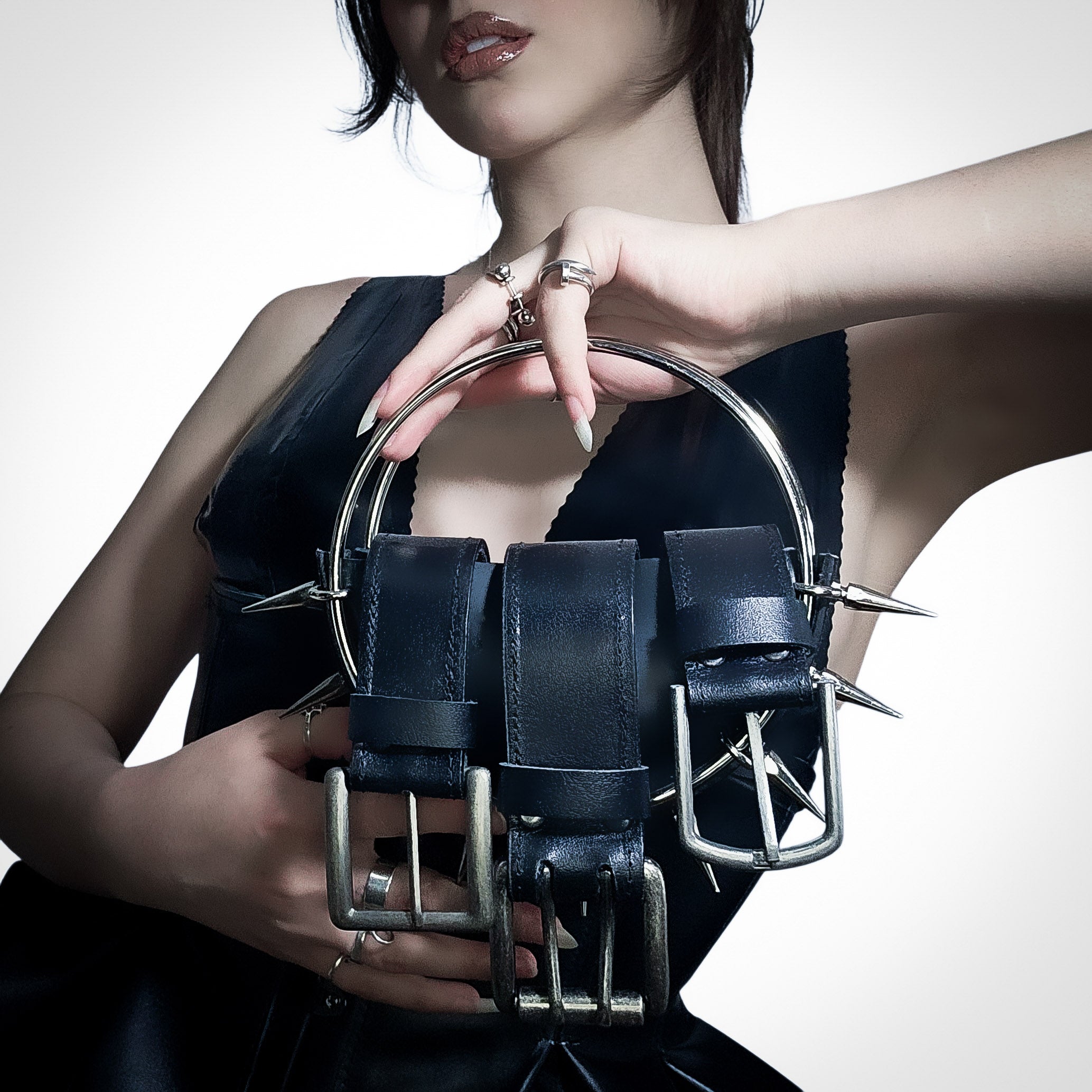 Leather bag the buckle stinger