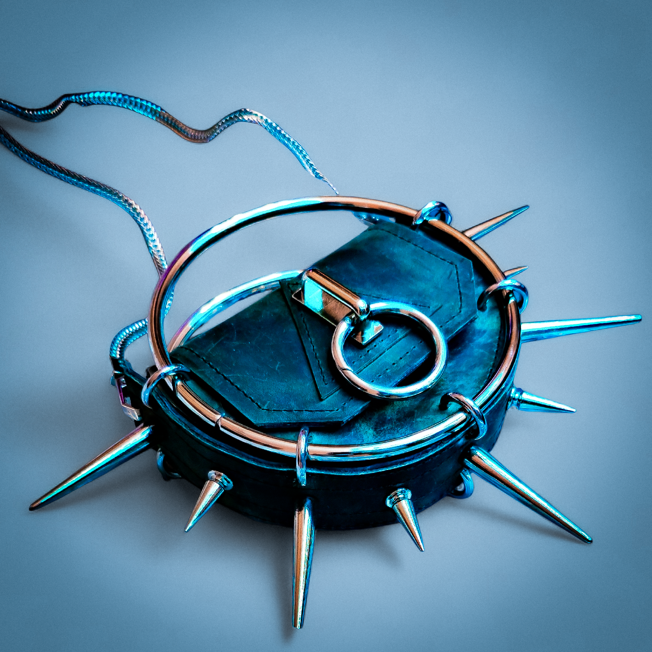 The stinger leather bag with spikes