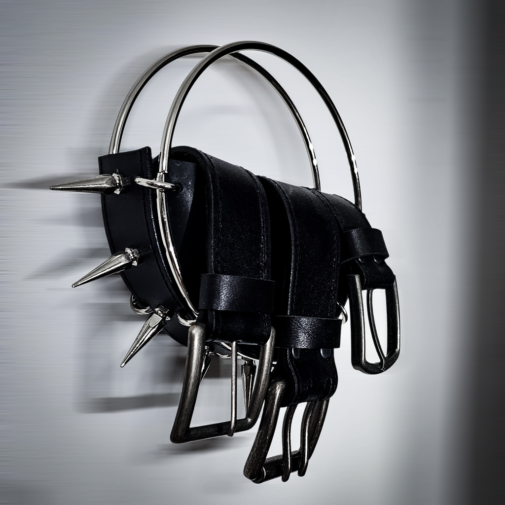 Leather bag the buckle stinger